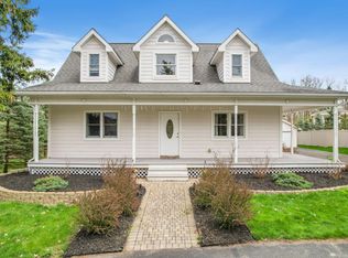 1795 Hiller Rd, West Bloomfield, MI 48324