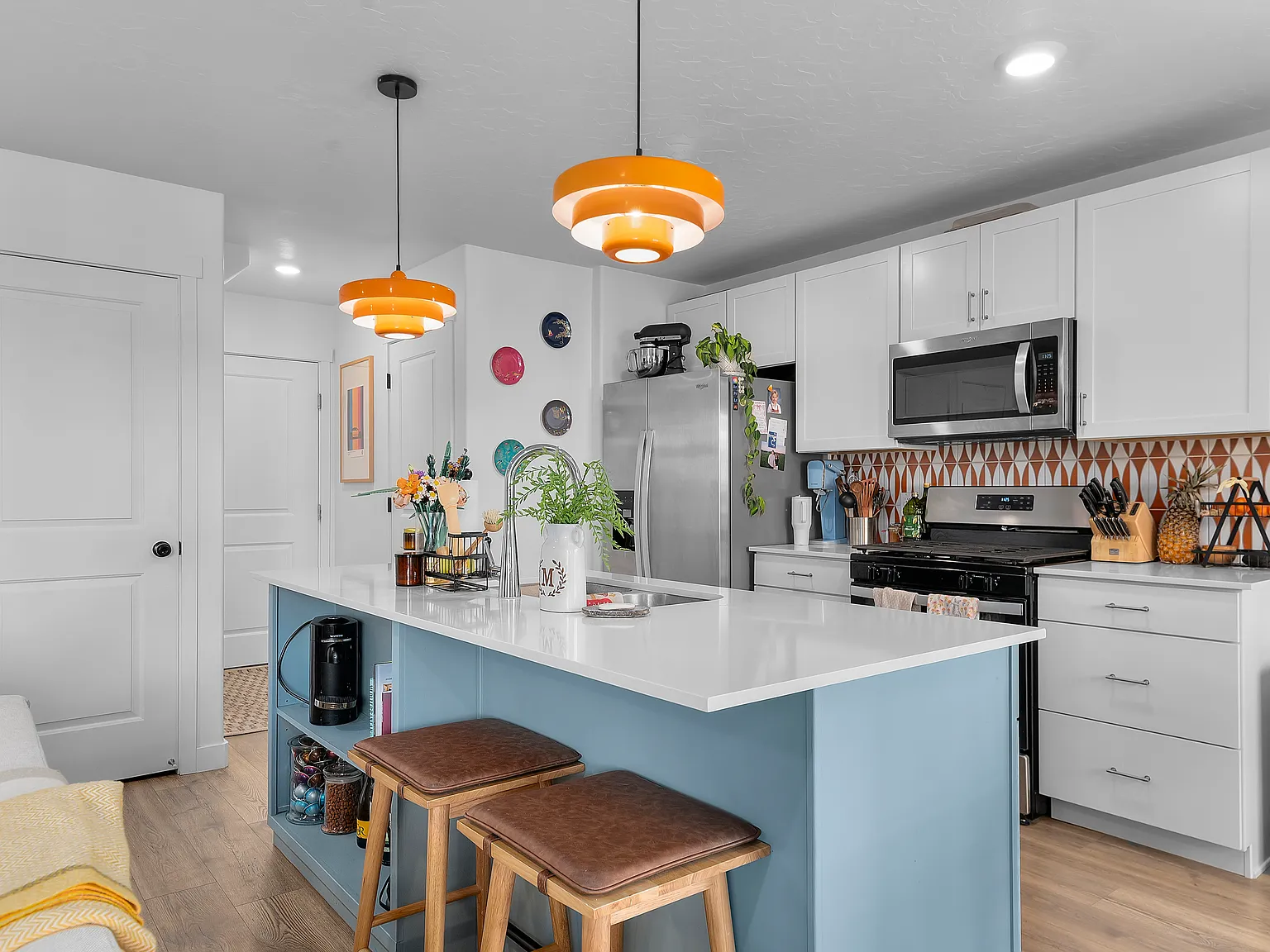 3 bed, 2.5 bath, 1550 sqft, $2,200 — Photo 3