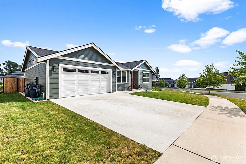 2nd image of 2193 Lagerwey Circle