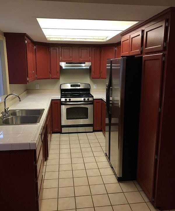 2nd image of 1122 Carlton Pl