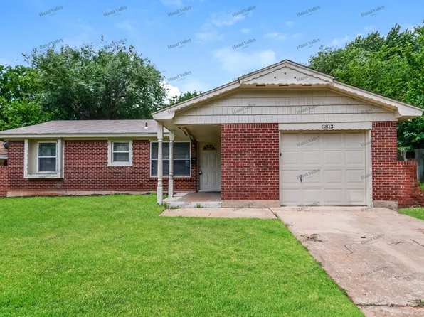 3813 Parkwoods Ln, Midwest City, OK 73110