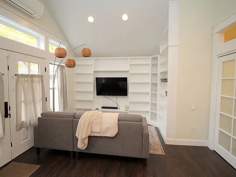 816 NE Imperial Ave — Photo 4