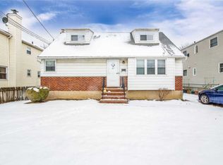 207 Covert Ave, Elmont, NY 11003