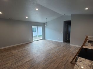 140 SE 8th Ct #B, Irrigon, OR 97844