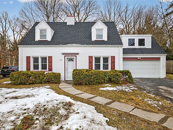 2nd image of 122 Astor Dr