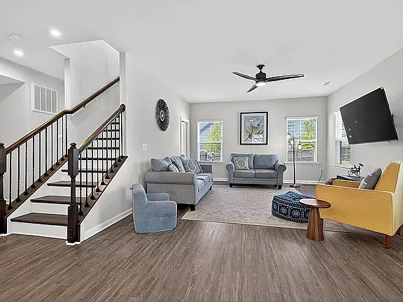 201 Devon Fields Dr — Photo 11