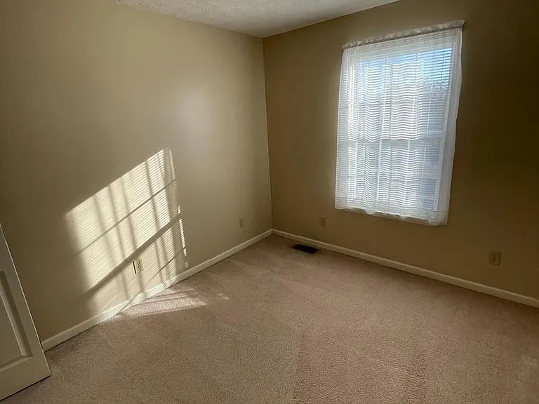 2086 Cidermill Ln — Photo 14