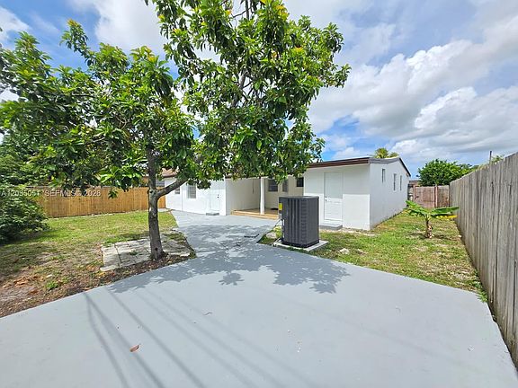 5th image of 9590 NW 32nd Ct