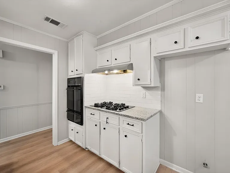 2604 Fairmont Cir — Photo 14