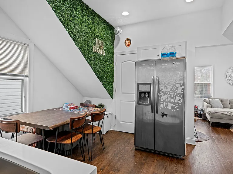 2642 N Marshfield Ave — Photo 14
