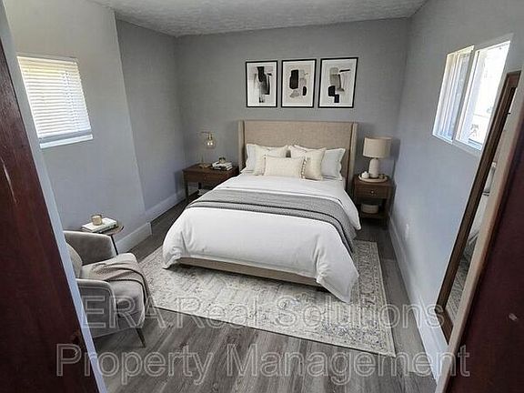 3rd image of 861 Bassett Ave