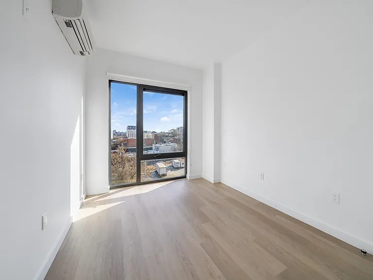 527 Grand Ave #405 — Photo 5