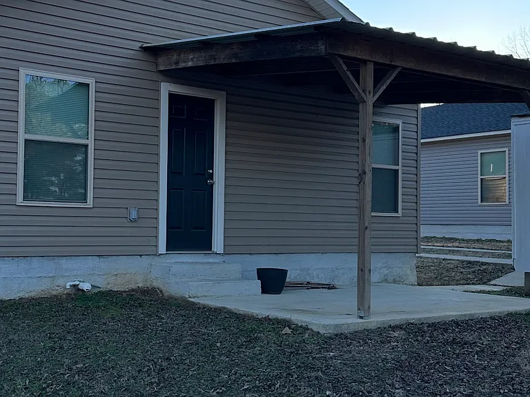 3510 Maywood Ct — Photo 3