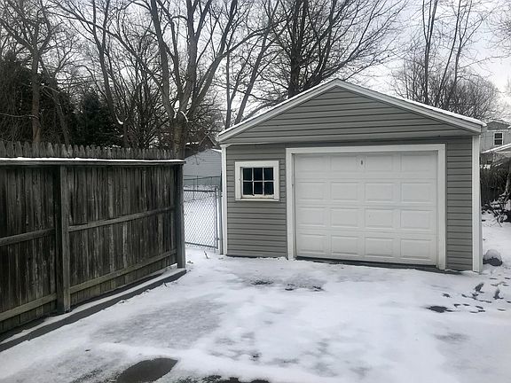 4th image of 801 Manitou Ave