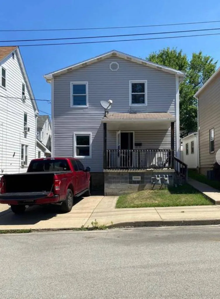 2 bed, 600 sqft, $950 — Photo 1