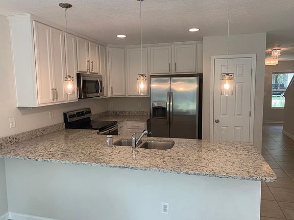 3rd image of 2808 Shangri La Dr