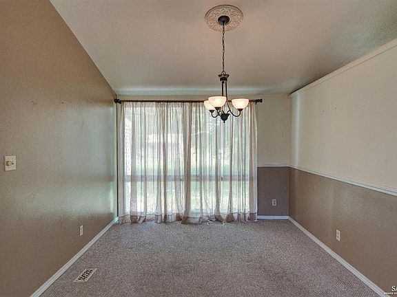 5th image of 1312 Derby St