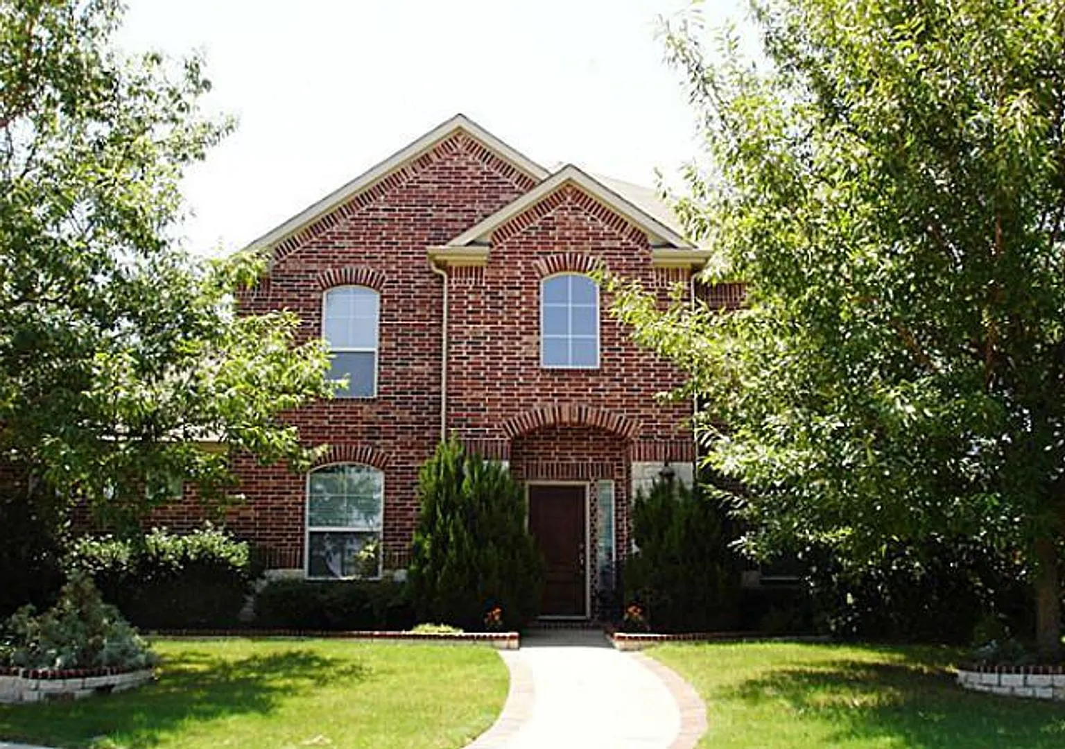 Luxury Custom Home with Resort-Style Backyard, Pool & Spa in Award-Winning Frisco ISD! — Photo 1