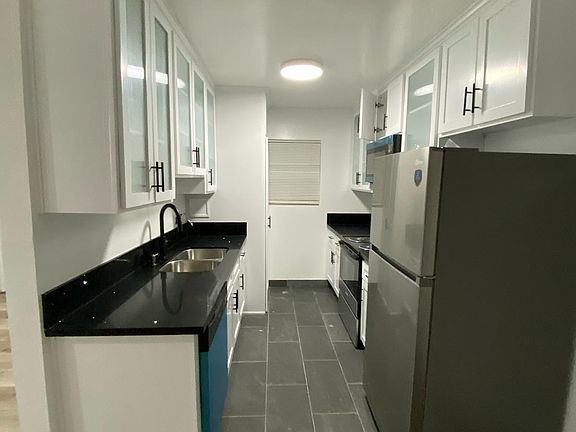 3rd image of 142.5 S Wetherly Dr #107