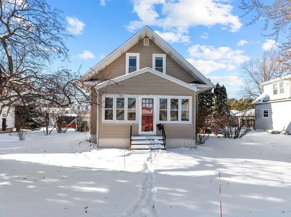 122 N John St, Kimberly, WI 54136