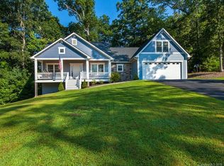 201 Lone Oak Dr, Mills River, NC 28759