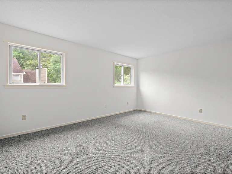 Upstairs bedroom with en suite and large closets