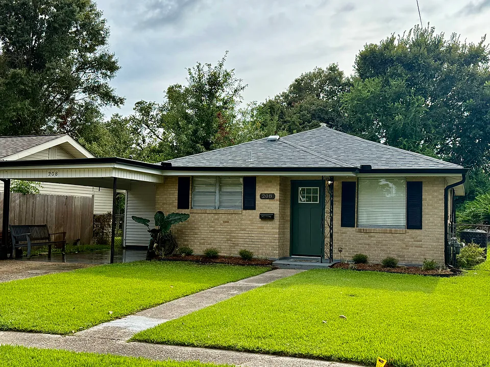 208 Radiance Ave
