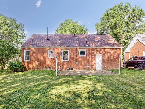 Lighted pebble patio 