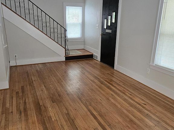 4th image of 917 Forestdale Rd