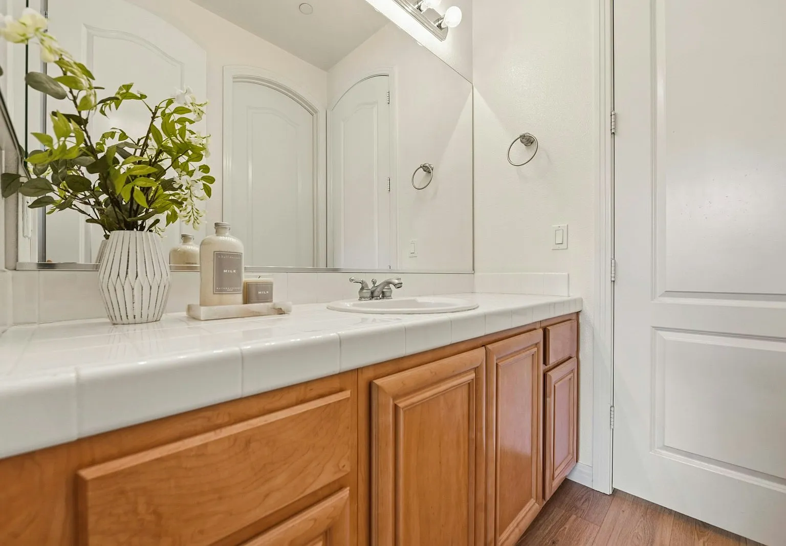 10928 La Alberca Avenue — Photo 4
