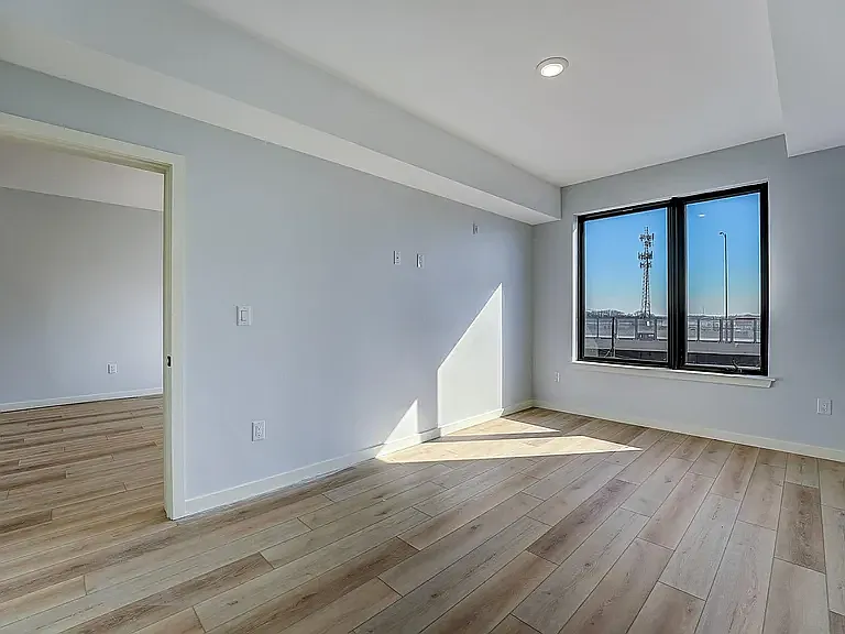 1 bed, $1,819 — Photo 3