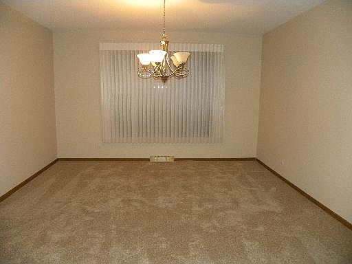 3rd image of 11524 Alpine Ave