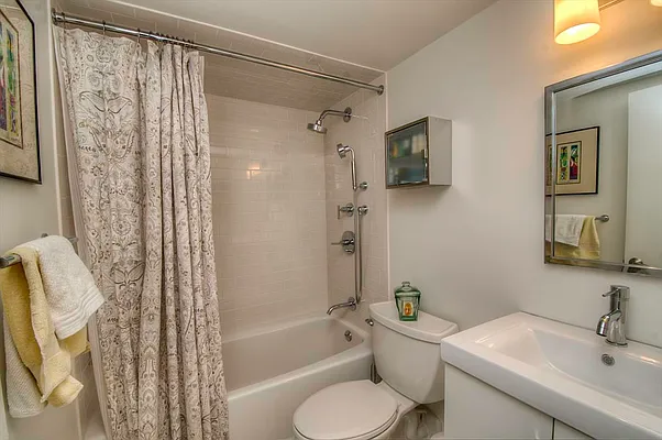 Sold by REMAX Elite | media 7