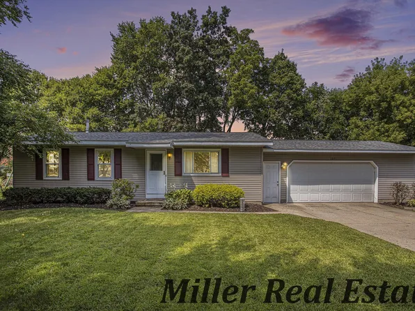 1071 Norway Ave, Hastings, MI 49058