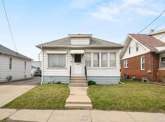 2nd image of 843 S Lake St