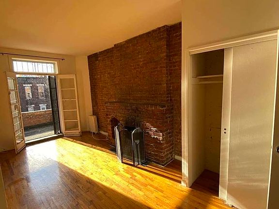 3rd image of 52 W 91st St #4R