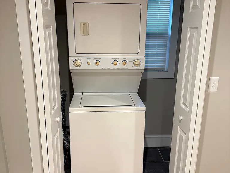 1007 Russell St #1 — Photo 9