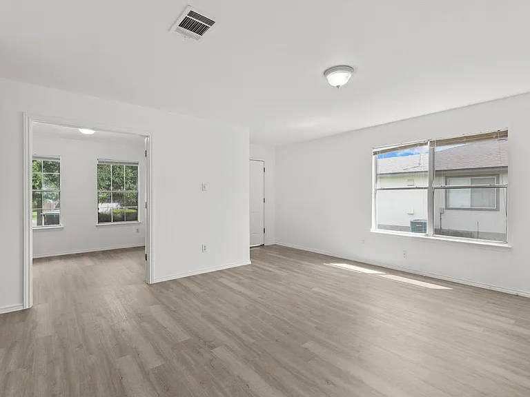 112 James Lin Cir — Photo 9