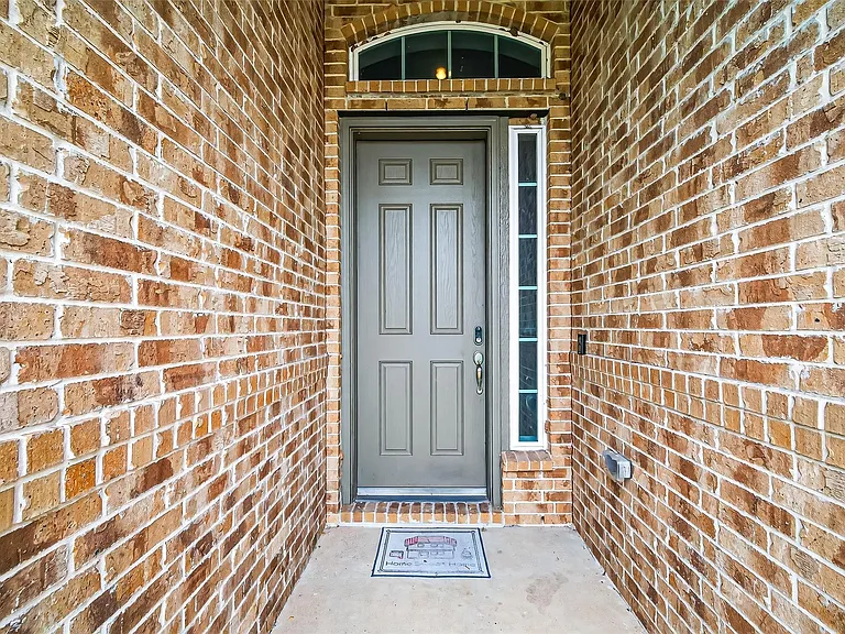 1924 Auburn Willow Ln — Photo 2