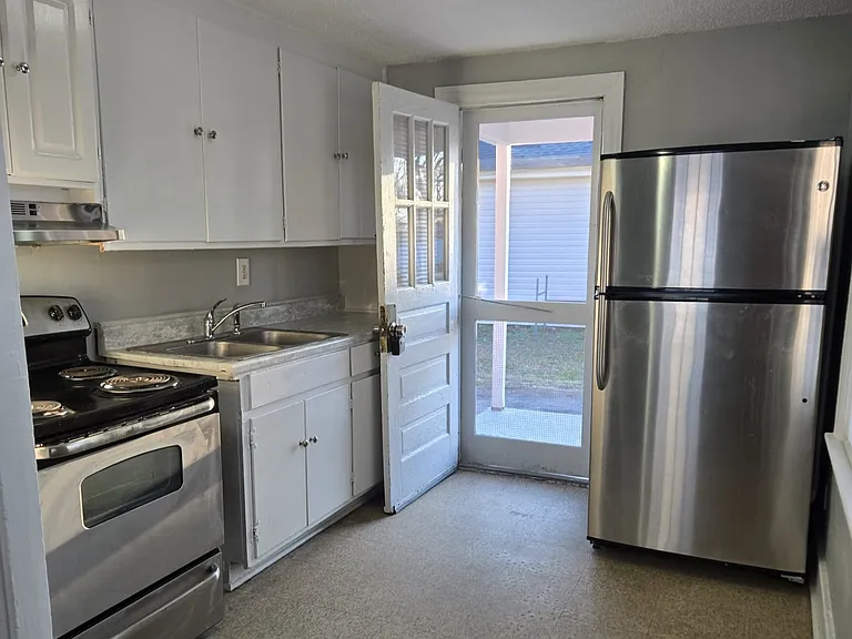 503 Park Ave W — Photo 4