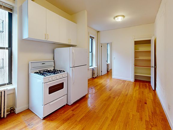 4th image of 303 E 76th St APT 15