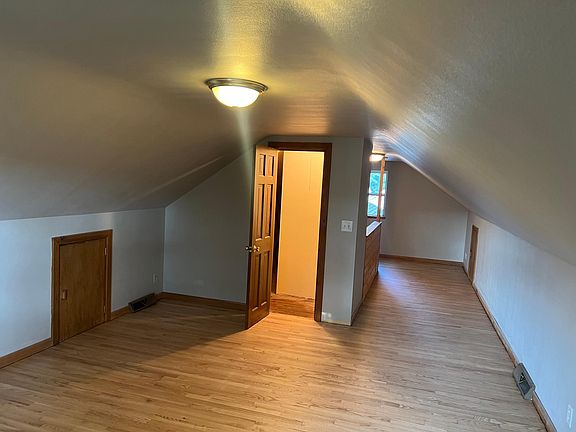 5th image of 1006 N 10th Ave