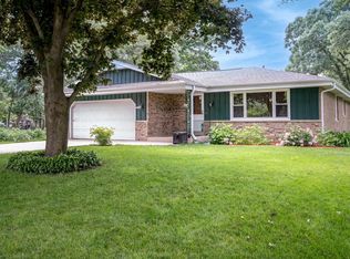 9201 S 94th St, Franklin, WI 53132
