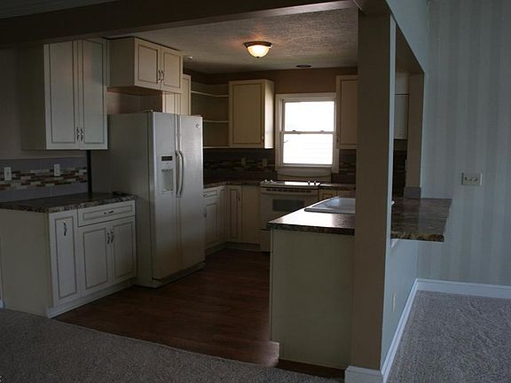 5th image of 2436 Edgewater Dr