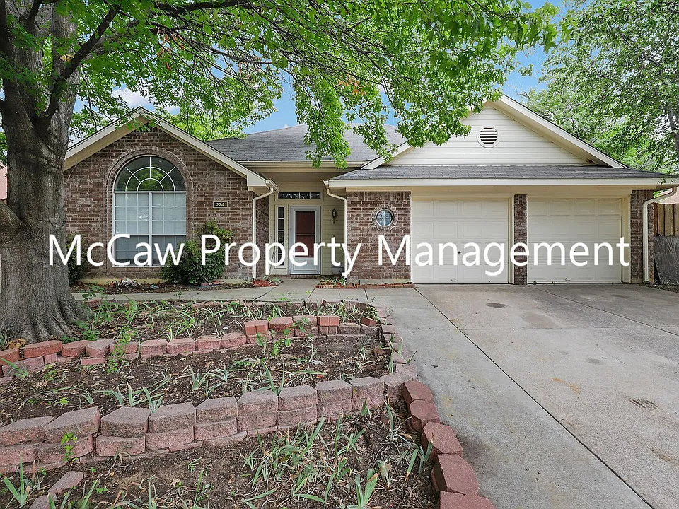 224 Brittany Dr