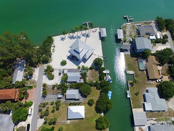 4th image of 195 Sand Dollar Ln