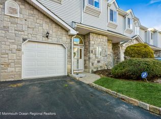10 Picaron Pl, Laurence Harbor, NJ 08879