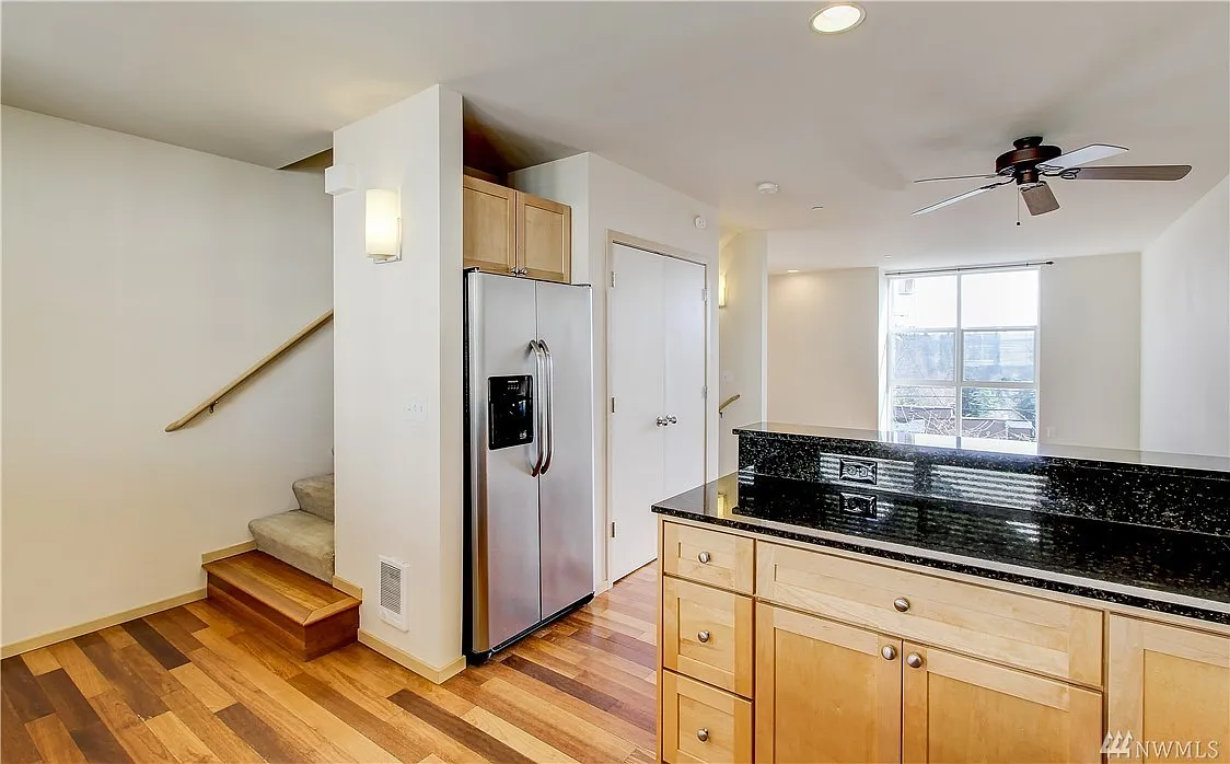 3 bed, 1230 sqft, $3,000 — Photo 4