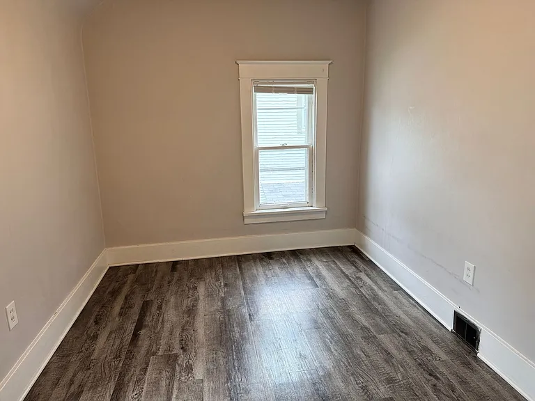 329 Lyon St NE #5 — Photo 6