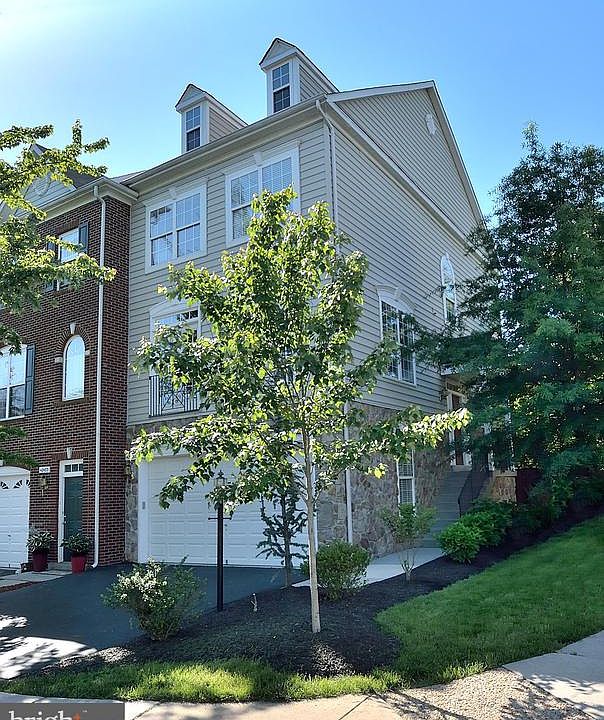 1st image of 42481 Magellan Sq